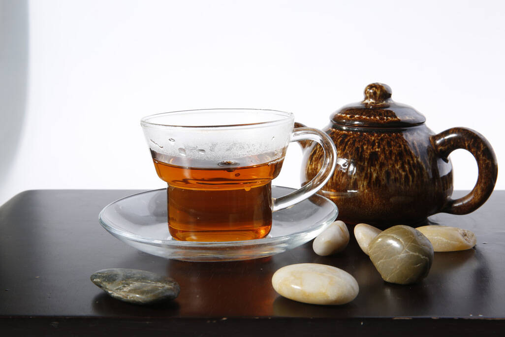 普洱茶很深，喝茶的时候喝不懂，