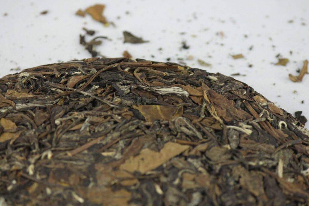 白茶陈化几年好，几年老白茶更好