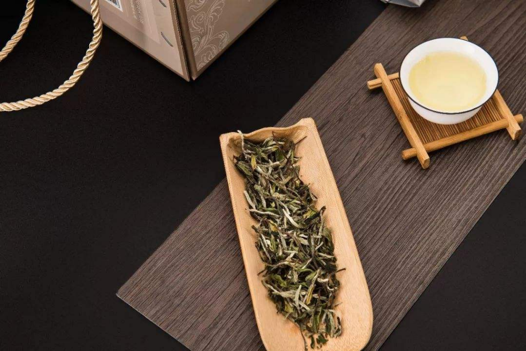 衆所周知，白茶屬于發酵茶，而對于很多的發酵茶來說，