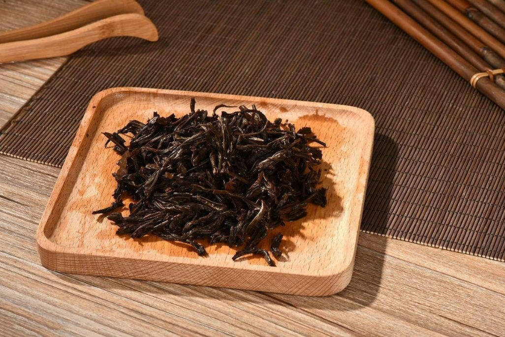 有一种惬意是一人品茶，感受独处