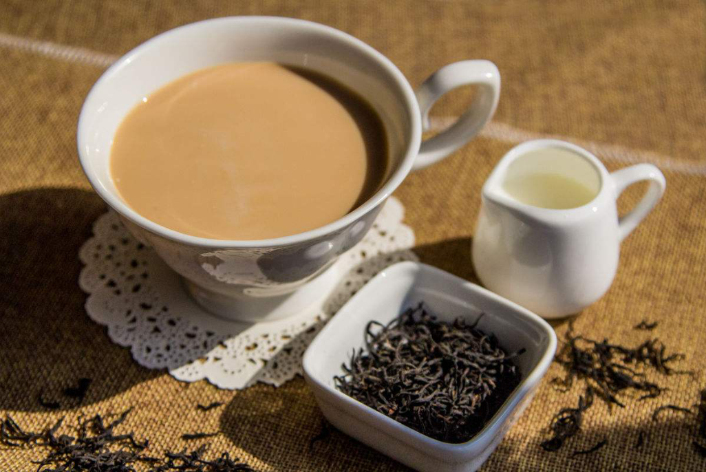 暖萌的一款立顿奶茶，萌趣雅致，