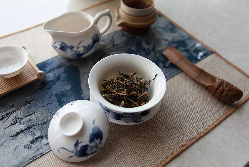 同一种料，散茶与饼茶有何不同？