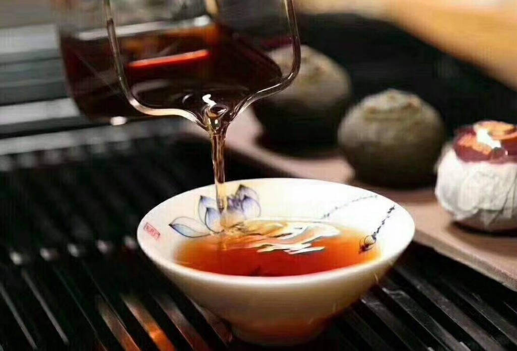 當下的茶葉界中，最火熱的莫過于小青柑了，它小巧玲珑