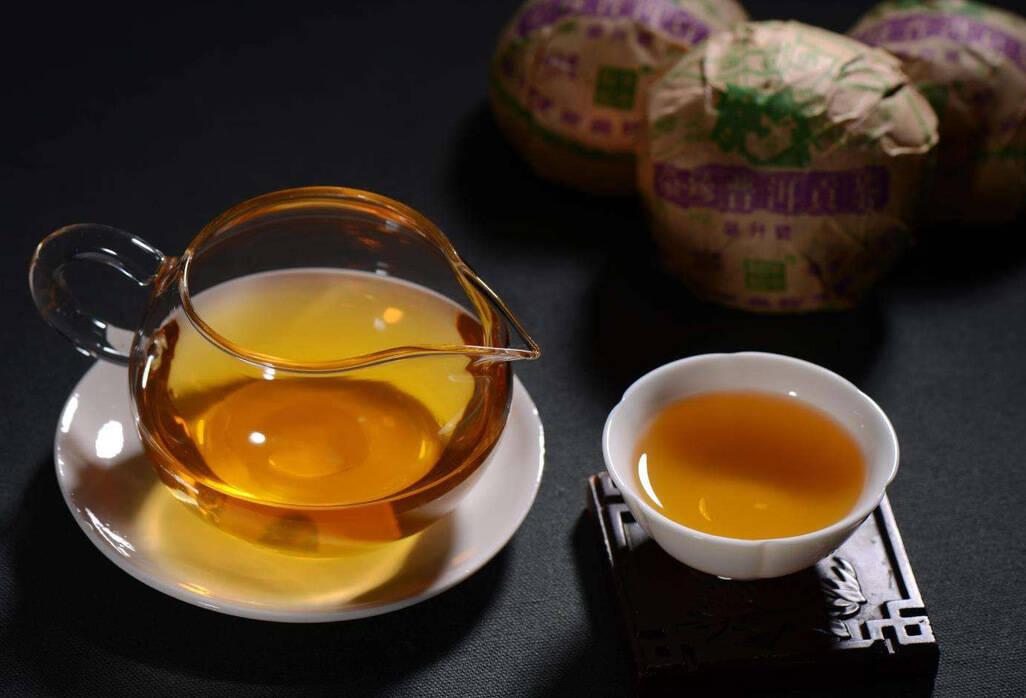 大叶种，内含丰富，普洱茶耐泡的