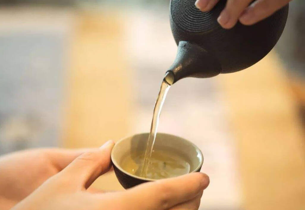 中国，是茶的故乡。茶是我们国家的历史悠久的一种文化