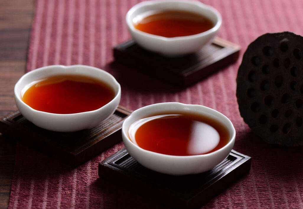 掌握好一天品饮普洱茶的时间，才