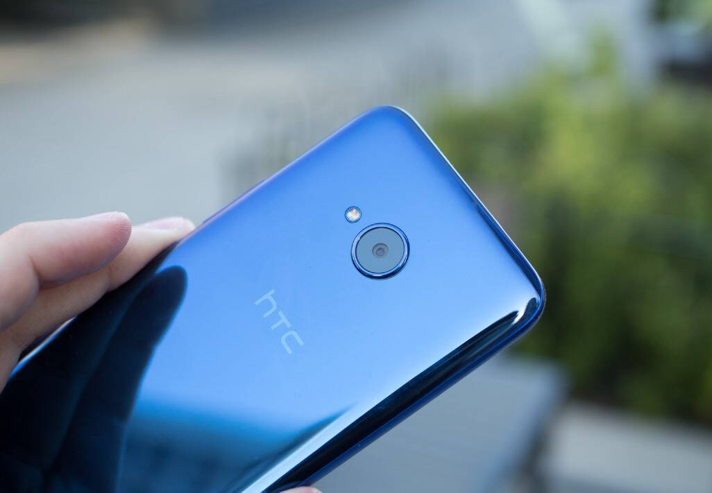 HTC的U11 Life是首部..