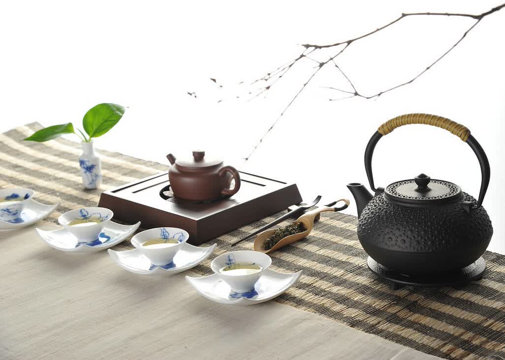 若把老茶比老酒,相似之处何其多
