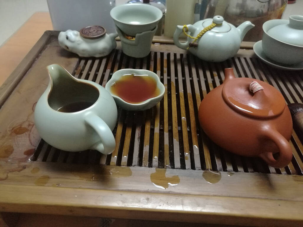 喝茶是一件闻得到、喝得着，并能