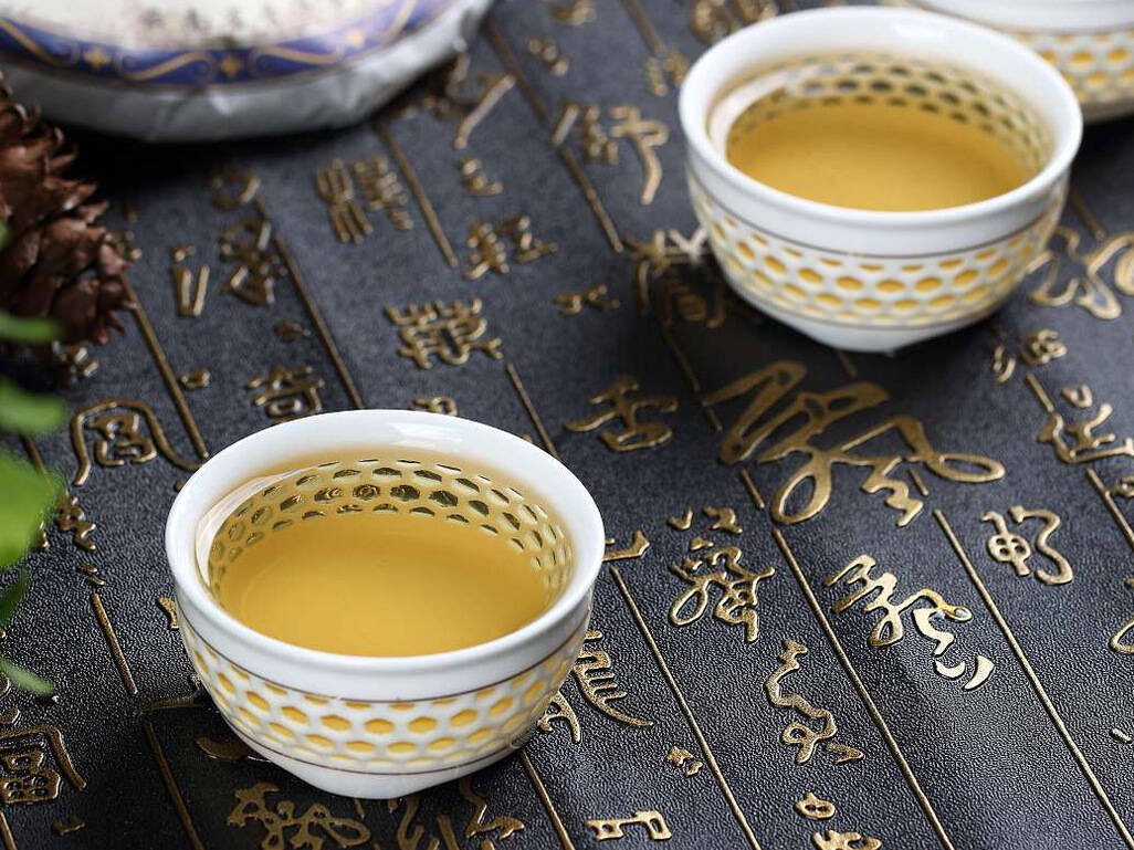 陈年老茶品质优异，怎样选择优异