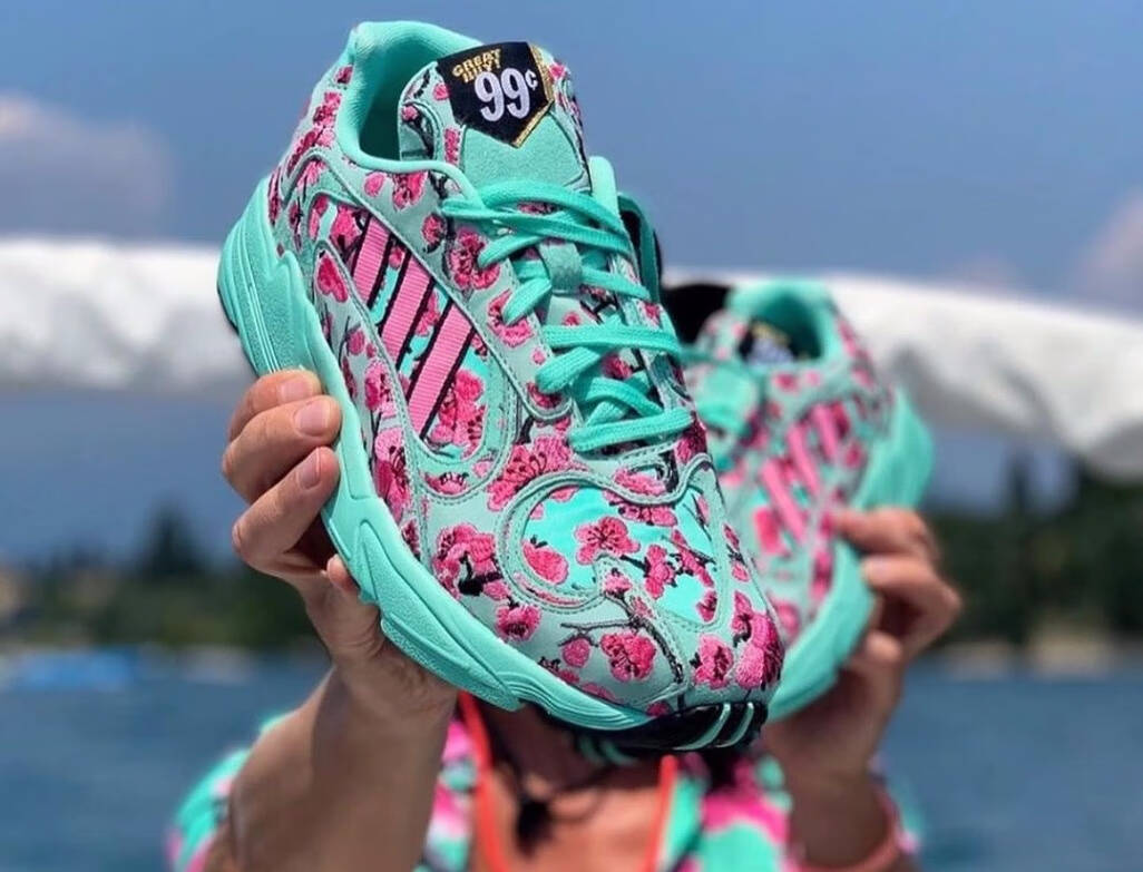 此前 adidas 与知名饮料品牌亚利桑那冰茶合作