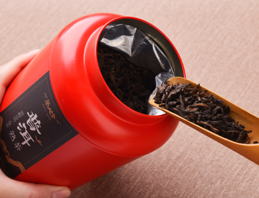 茶人岭茶色醇香，细品醇厚回甘，
