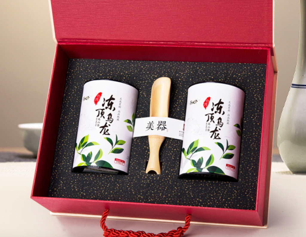 天渐寒冬将至，一壶温茶暖人心，