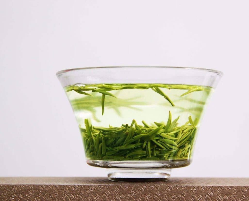 中国，是茶的故乡。茶是我们国家的历史悠久的一种文化