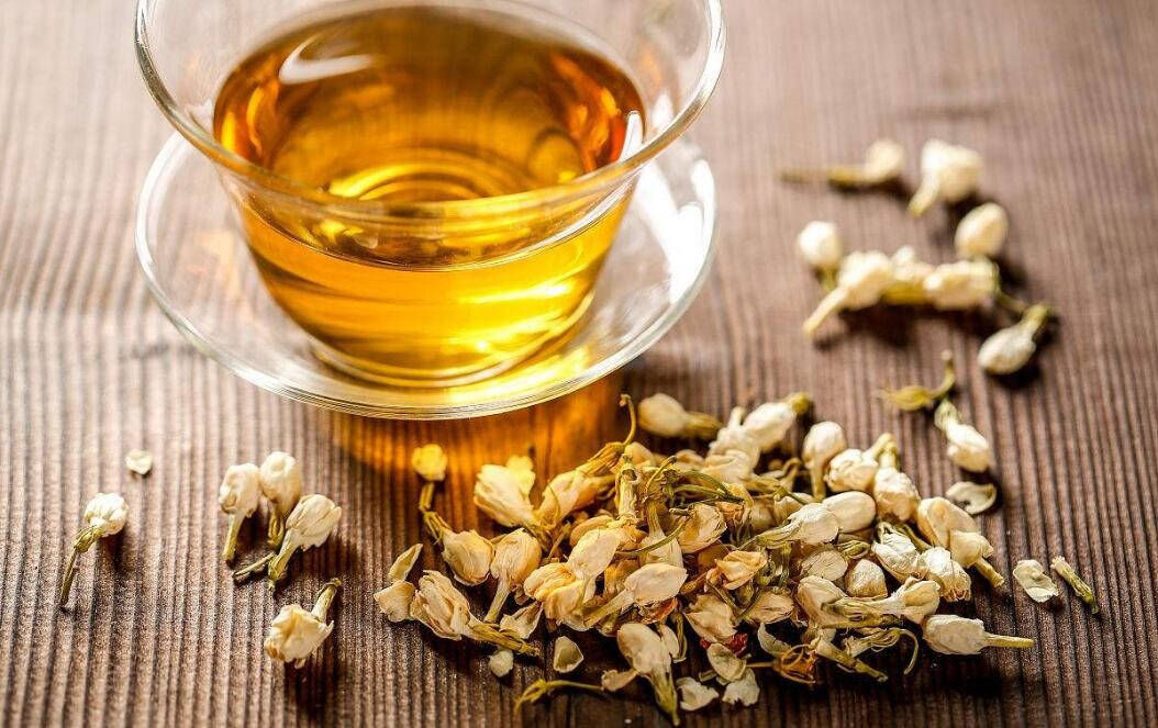 品茶分时节，茉莉正当时