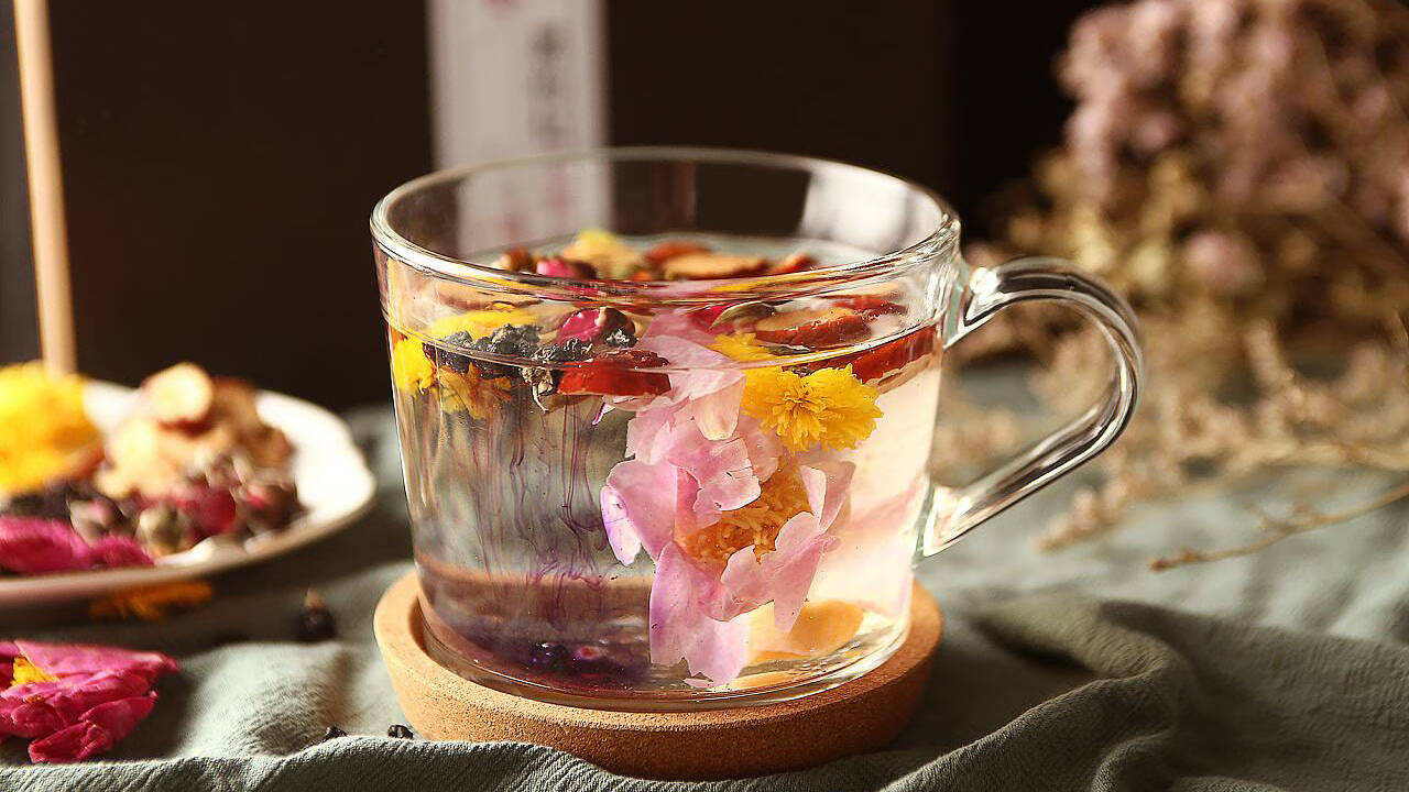 带着淡淡清香的花茶，助力你的身