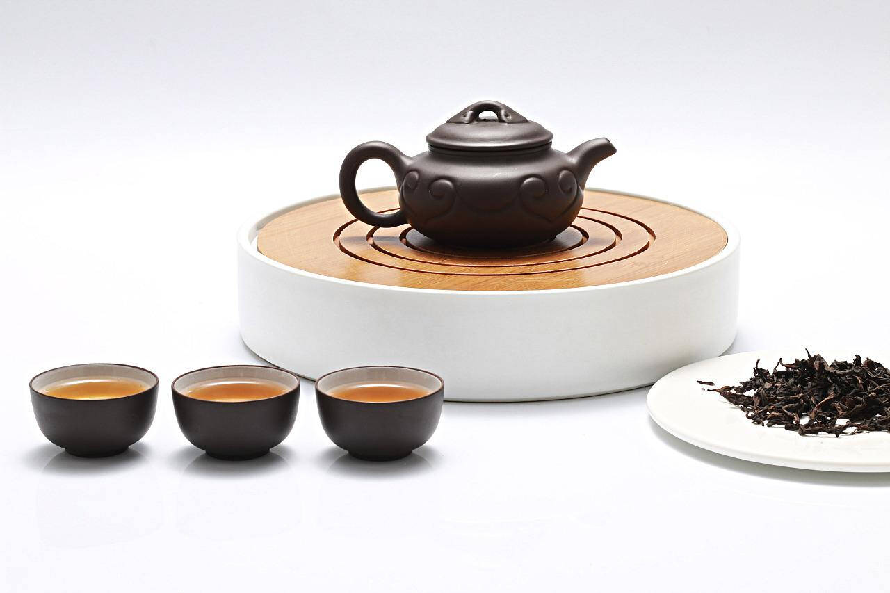 人到中年，半卷闲书一壶茶
