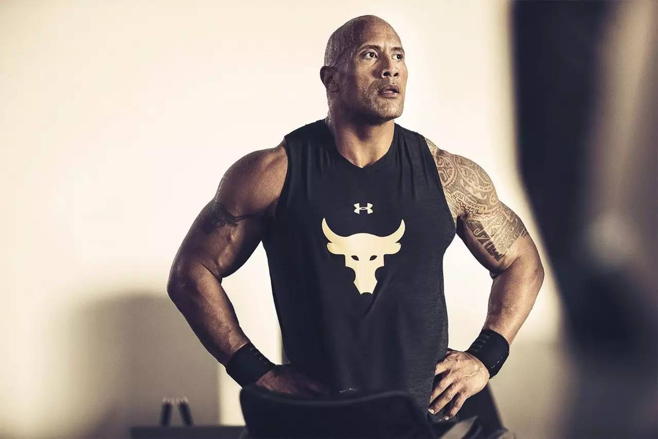 dwayne johnson 首款签名鞋正式登场