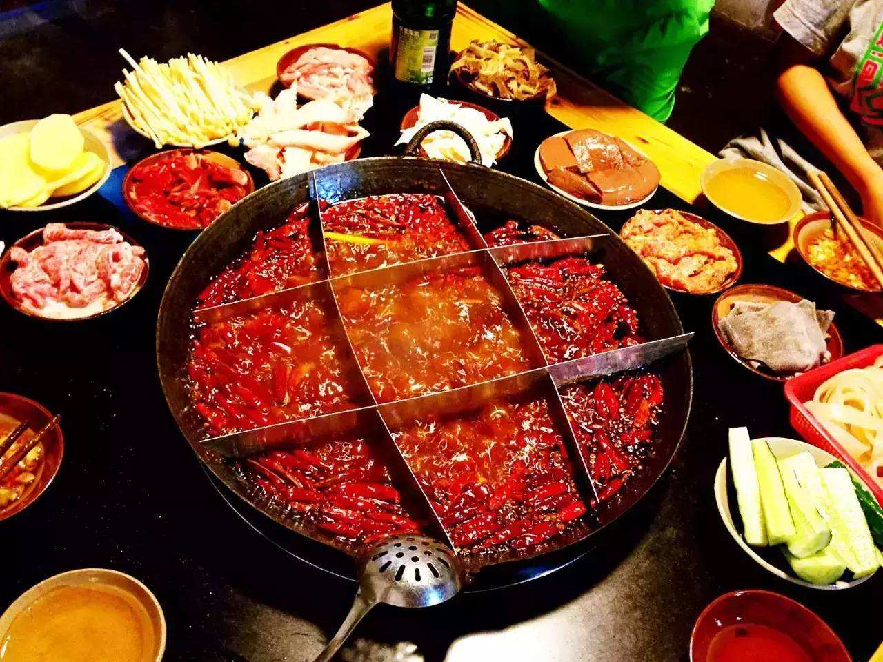 Chongqing Hot Pot (重庆火锅) | Perfect Guide to Chongqing – The Largest ...