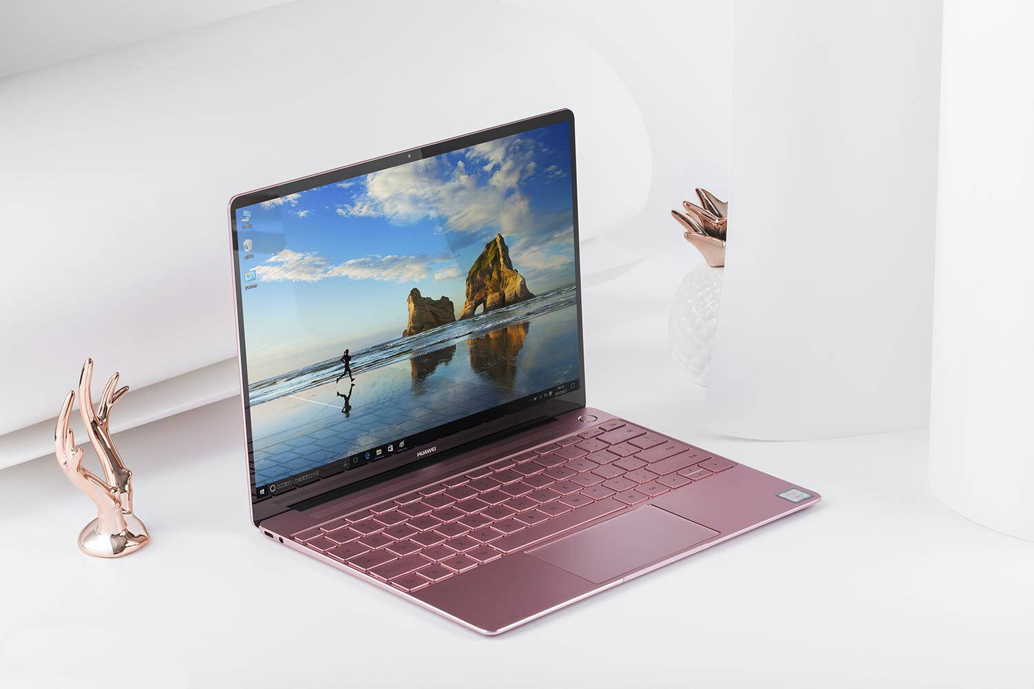 华为笔记本matebook x,华为笔记本matebook14 比a4纸还小,华为matebook x的体验到底如何?