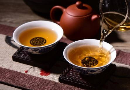 六大茶：绿茶、青茶、黄茶、白茶、红茶、黑茶，他们的
