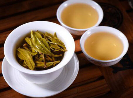 喝普洱茶,生茶和熟茶哪个更适合