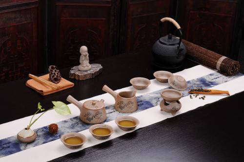 在我们的日常生活中，多喝茶不如