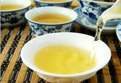 普洱茶它充沛的茶性也跟它初入口