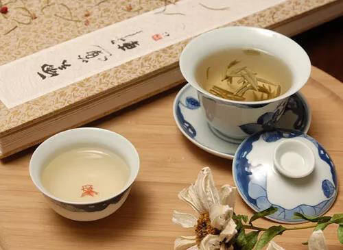 为什么天气越热，越要喝温茶？