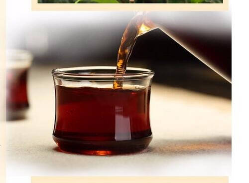 寒冷萧瑟的秋冬，让一杯暖茶温暖