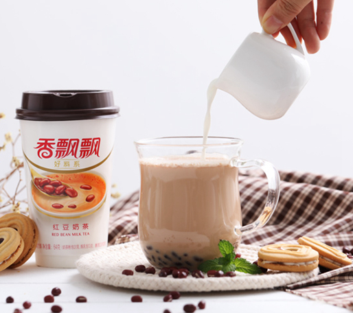 静谧闲暇的午后，一杯奶茶告诉你