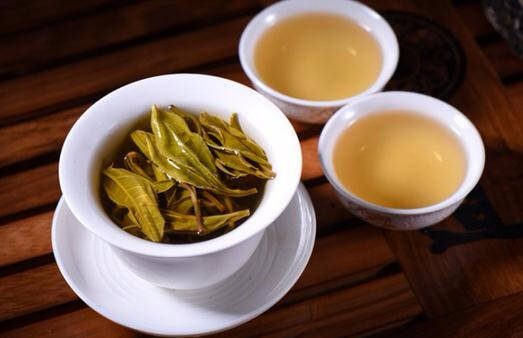 普洱茶的干燥方式为晒青，就是阳