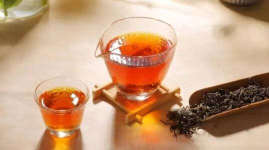 茶叶自身的苦涩对普洱茶来讲陈上