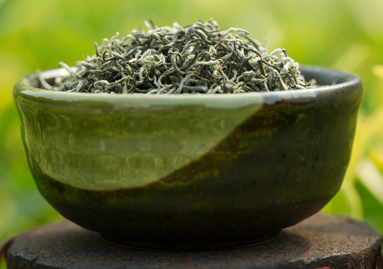 细品一杯茶，让美妙的滋味在唇齿