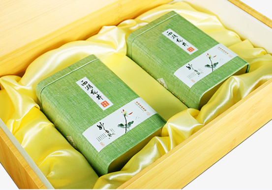 拜访长辈，一杯香浓清冽的茶展现