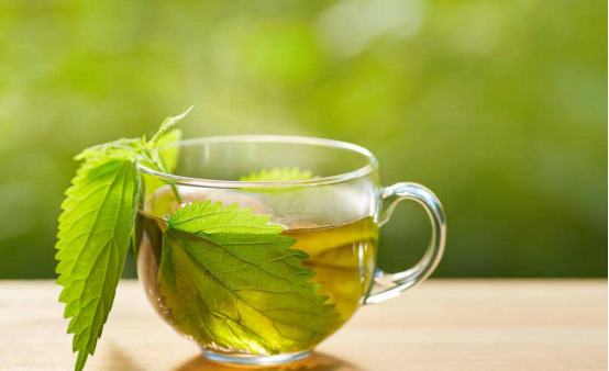 小小一杯热立顿奶茶，给我浓浓的