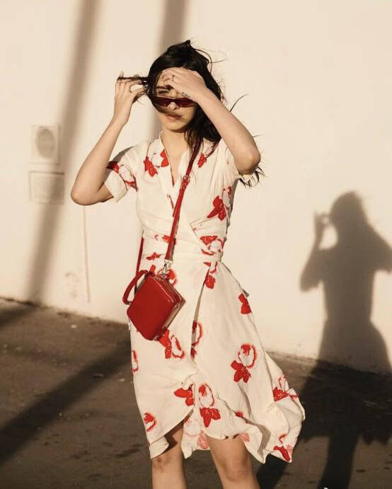 早春带你领略茶歇裙的魅力，优雅