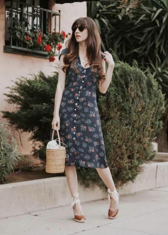 早春带你领略茶歇裙的魅力，优雅