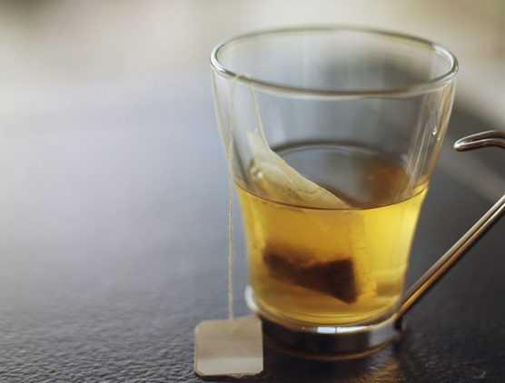 一杯立顿茶，捧在手心里，温暖整