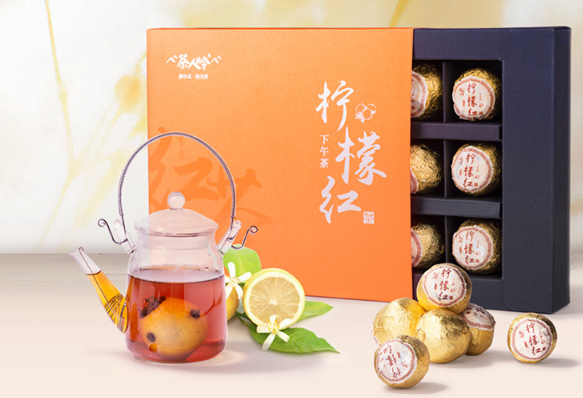 在品茗茶过程中，感受茶之味，体