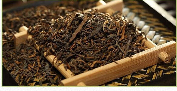 寒冷萧瑟的秋冬，让一杯暖茶温暖