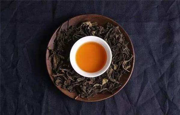 优质的黑茶决定在于采用的原料，