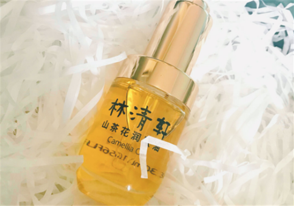 秋冬养肤有道，让山茶花拯救你的