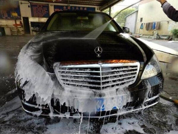 喜欢自己洗车的车主，..