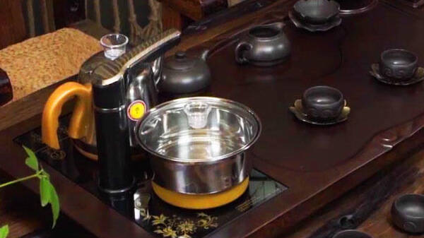 坐下来，泡壶茶一起享受佛系慢生