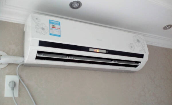 夏天1.5匹空调一晚上需要多少度电?