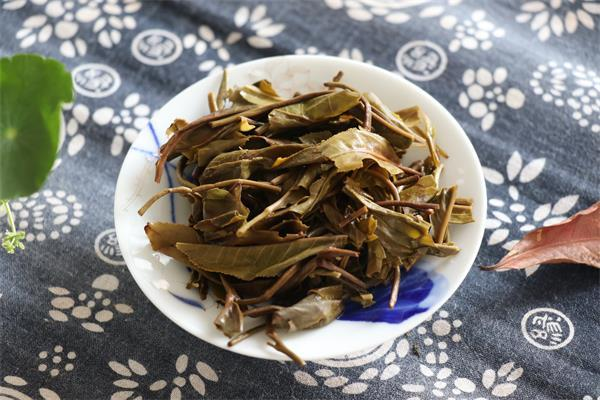 品质较好的茶叶色泽要亮润泽、饱