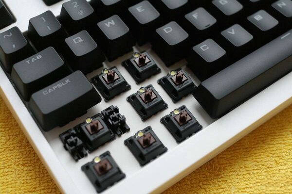 机械键盘怎么选？这份攻略让你秒