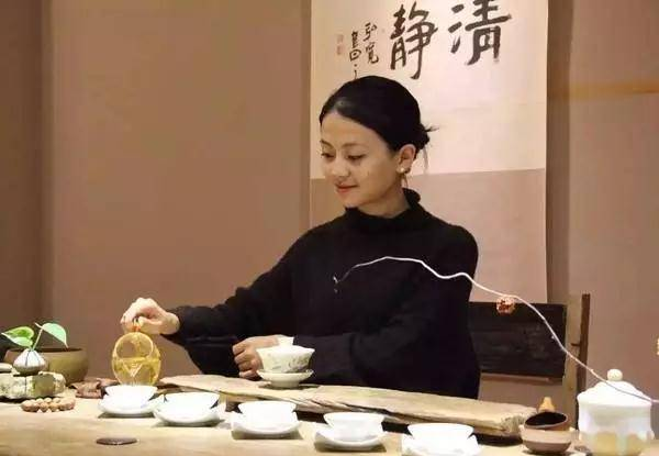 茶不说话，但它却能轻易地就调动