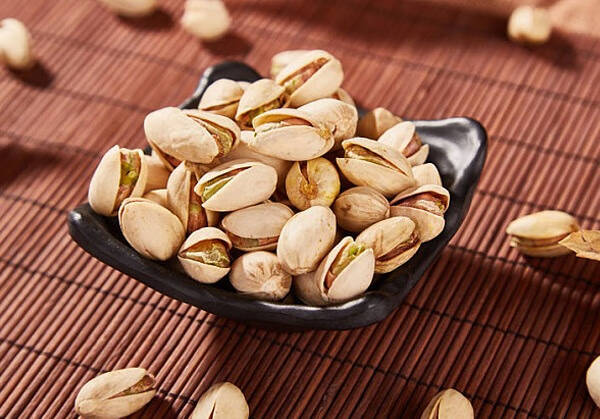 过年茶几上的必备几款零食,你都